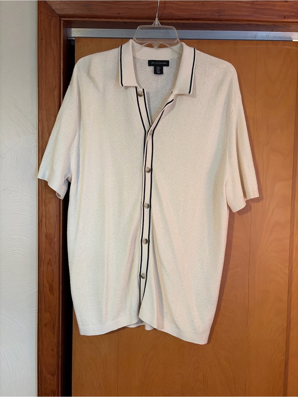 Art of retoric in Cream Short-Sleeve Button-Front Shirt with Black Trim